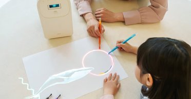 Превратит стол в сенсор: Samsung представила уникальный лазерный проектор (фото)