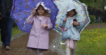 Прогноз погоди на 1 вересня: Діденко розповіла, де перші дзвоники пройдуть під дощами