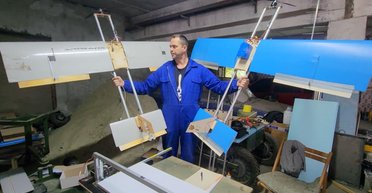 Всего за 20 000 грн: инженер учит украинцев делать копии FPV-самолетов ВС РФ (видео)