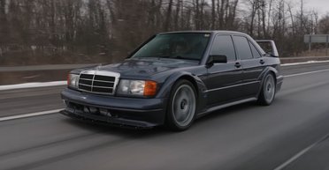 Мастер своими руками воссоздал самый известный спортивный Mercedes 90-х (видео)