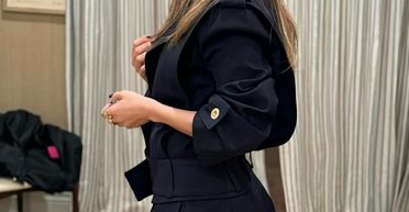 55-річна Дженніфер Лопес вигуляла ультракоротку спідницю (фото)