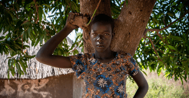 Кивают головой 20 раз за минуту: у детей в Африке обнаружили загадочную болезнь