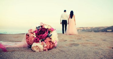 Чоловік "зіпсував" медовий місяць, пішовши наперекір дружині, запросивши разом із ними іншу пару