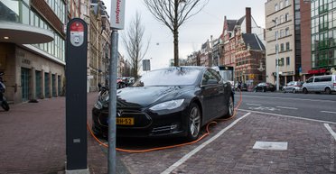 Як зарядити електрокар під час відключень світла: лайфхаки на випадок блекауту