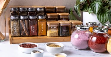 Как хранить специи: 8 полезных советов, которые помогут поддерживать порядок на кухне