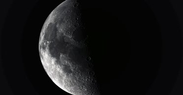 Готується до історичної посадки: на орбіту навколо Місяця вийшов японський приватний модуль (фото)