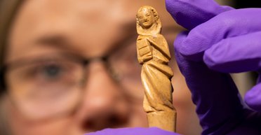 Секрети середньовічної краси: рідкісний інструмент для волосся знайшли у замку Шотландії (фото)