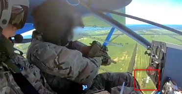 Украинские военные стали сбивать разведдроны РФ с ультралегкого самолета А-22 (видео)
