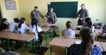 Включает стрельбы на полигоне: в школах и вузах вводят предмет "Основы национального сопротивления"