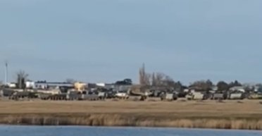 Новые и старые образцы: партизаны обнаружили большой склад техники ВС РФ в Крыму (видео, фото)