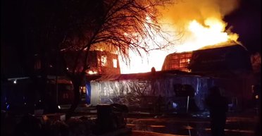 В российской Анапе горит штаб волонтеров, которые чистили пляжи от мазута (видео)