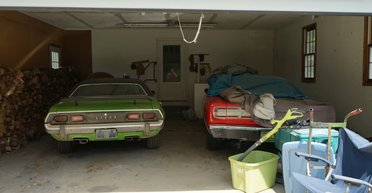 Потужні раритети: виявлено секретну колекцію вінтажних спортивних авто (відео)