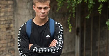 Звезда сериала "Первые ласточки" рассказал, как получил повестку, но не пошел служить (видео)