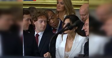 Не мог оторваться: видео со взглядом Цукерберга в декольте стало вирусным (видео)