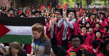 "Це привілей, а не право": адміністрація Трампа заборонила Гарварду навчати іноземних студентів