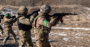 "Армия сдерживания": Подоляк раскрыл, кто должен финансировать 800-тысячное войско Украины (видео)