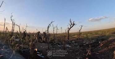 "Майже 2 км під артилерійським вогнем": 3 ОШБр показала, як евакуювала побратима (відео)