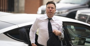 "Никто об этом не знал": отец Илона Маска раскрыл, как миллиардер тайно ездит в другие страны