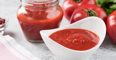 Універсальний соус на зиму: як зберегти смак і аромат свіжих продуктів