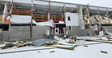 Поврежденные ТРЦ, школы и больницы: что известно о ракетном ударе по Кривому Рогу