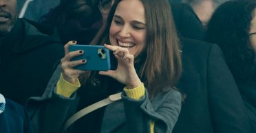 Наталі Портман помітили на прогулянці без макіяжу (фото)