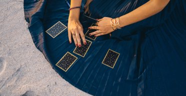 Подсказки Вселенной на 2025 год: таролог раскрыла, как узнать свой путь