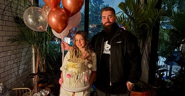 Блогерша "забашляла" взятку за выезд своего бывшего из Украины: реакция соцсетей (видео)