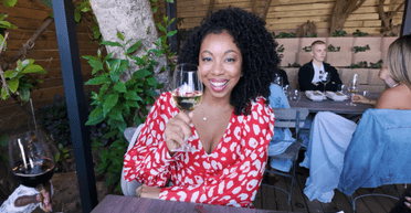 41-летняя американка переехала в Африку и не планирует возвращаться в США: что она там делает