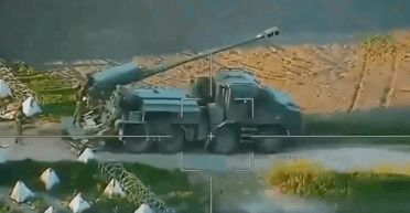 Українська САУ "Богдана" витримала удар російського "Ланцета" (відео)