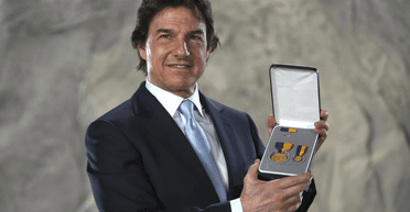 Тому Крузу вручили высшую премию ВМС США за популяризацию армии в фильмах