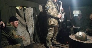 Браво на Донбасі. Про джаз серед вибухів мін на негібридній війні