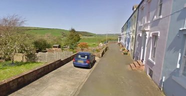 11 домов на одной улице продают по цене одного: в чем подвох (фото)