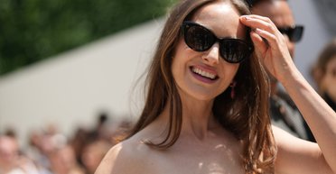 Натали Портман была замечена на пляжной фотосессии для Dior (фото)