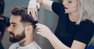 Ученые выяснили, что человеческие волосы содержат золото