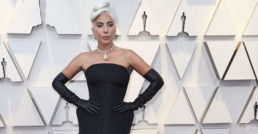 "Гагаченко": Леди Гага надела украинский венок на концерте (видео)