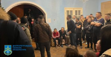 У Дніпрі в рабстві утримували 50 людей: серед постраждалих переселенці (фото)