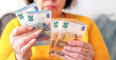 Почти 50 гривен: почему в обменниках Украины стремительно растет цена евро и каким будет курс в июле