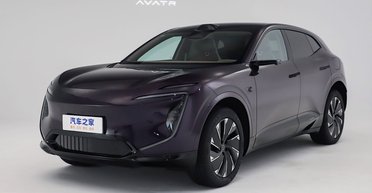 Роскошный салон и 600 сил: дебютировал недорогой электрифицированный кроссовер от Huawei (фото)