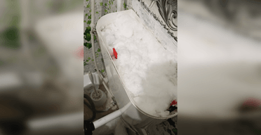 Сиплють сніг у зливний бачок: у Кривому Розі мешканці будинку тиждень живуть без води, — ЗМІ