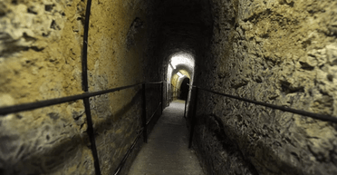 Знайшли випадково: стародавня печера з малюнками про тамплієрів приваблює туристів (фото)