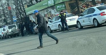 Россияне в Мариуполе проводят "облавы" на местных и свозят спецназовцев (фото)