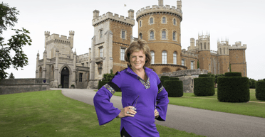 "Це як ремонт доріг": герцогиня скаржиться на життя у 200-кімнатному замку (фото)