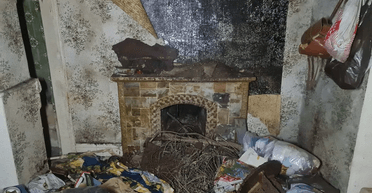 Кинули 20 років тому: всередині старого фермерського будинку знайшли "моторошні" предмети (фото)