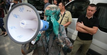 Политическая антисептика. Почему зеленка стала универсальным средством лечения болезней общества