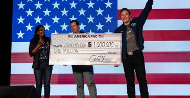 Илона Маска вызывают в суд из-за раздачи миллионов долларов избирателям