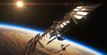 У космос із багажем. Французьке вино, піч та малюк Йода як індикатор невагомості