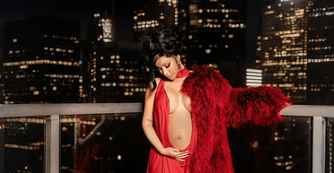 Після новин про розлучення: Карді Бі вагітна третьою дитиною (фото)