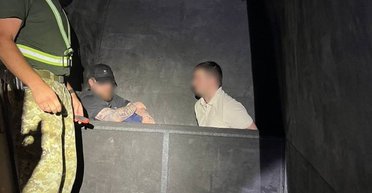 Уклонистов вместе с сигаретами "зашили" в стенку микроавтобуса, — ГПСУ (фото, видео)