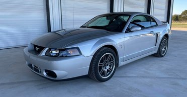 Раритет из 2000-х: обнаружен лимитированный 22-летний Ford Mustang в новом состоянии (фото)