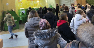 Відключення SWIFT і заморозка активів: як у РФ готуються до нових санкцій (відео)